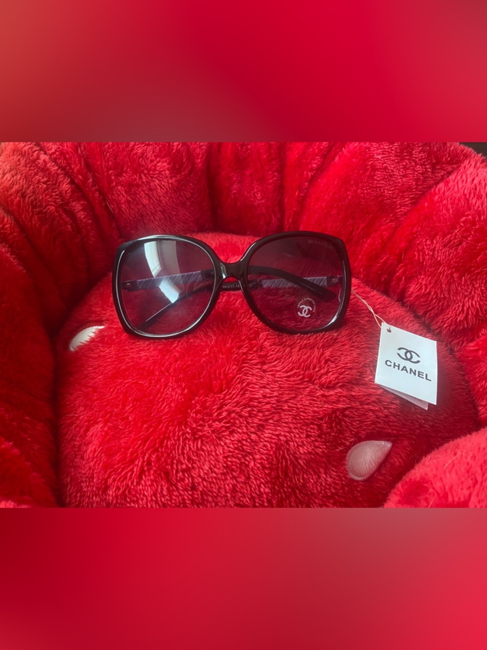inspired Women's Black Oversized Round Sunglasses